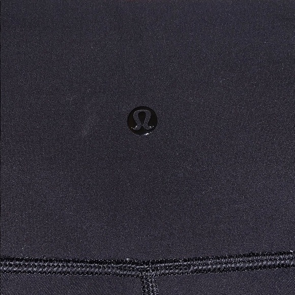 Black Lululemon leggings with mesh - Picture 12 of 12